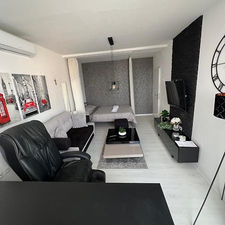 Apartman Paola - Massage Chair- 0-24 Self Check In Out- Zupanja Εξωτερικό φωτογραφία