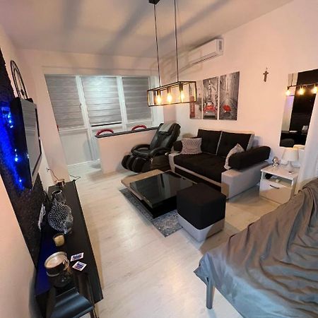 Apartman Paola - Massage Chair- 0-24 Self Check In Out- Zupanja Εξωτερικό φωτογραφία