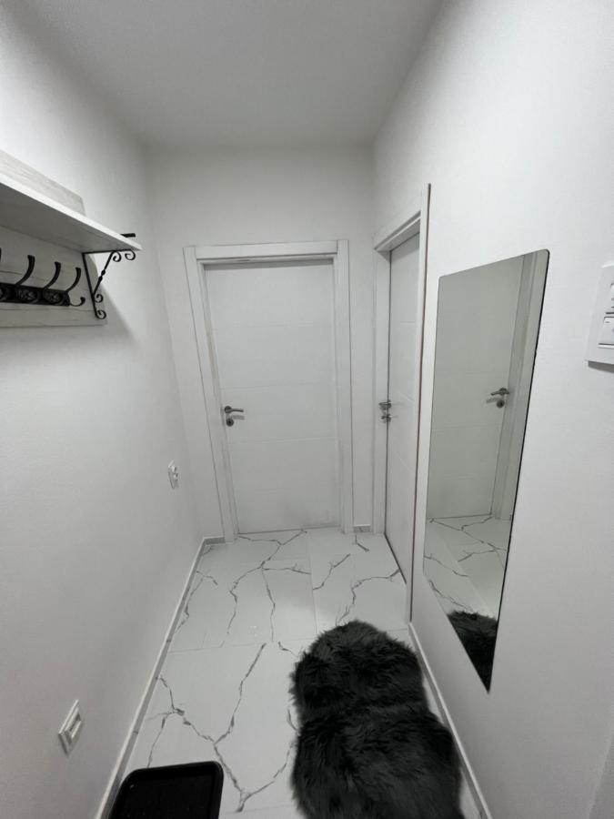 Apartman Paola - Massage Chair- 0-24 Self Check In Out- Zupanja Εξωτερικό φωτογραφία