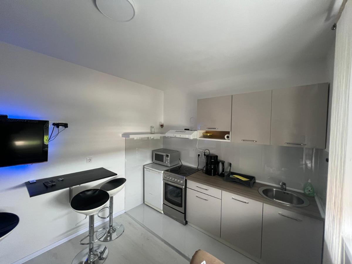 Apartman Paola - Massage Chair- 0-24 Self Check In Out- Zupanja Εξωτερικό φωτογραφία